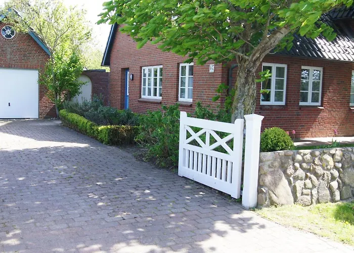 Hues An Den Salzwiesen * Borgsum